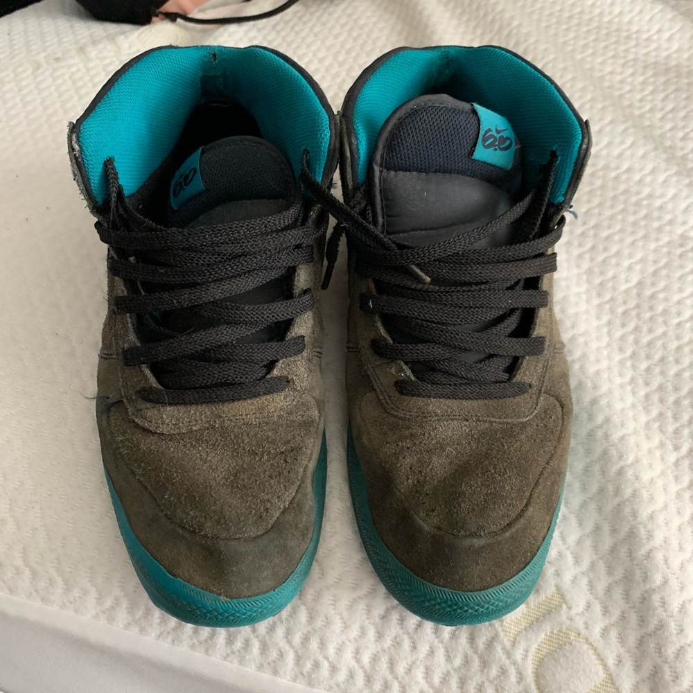 Men’s Nike sneakers